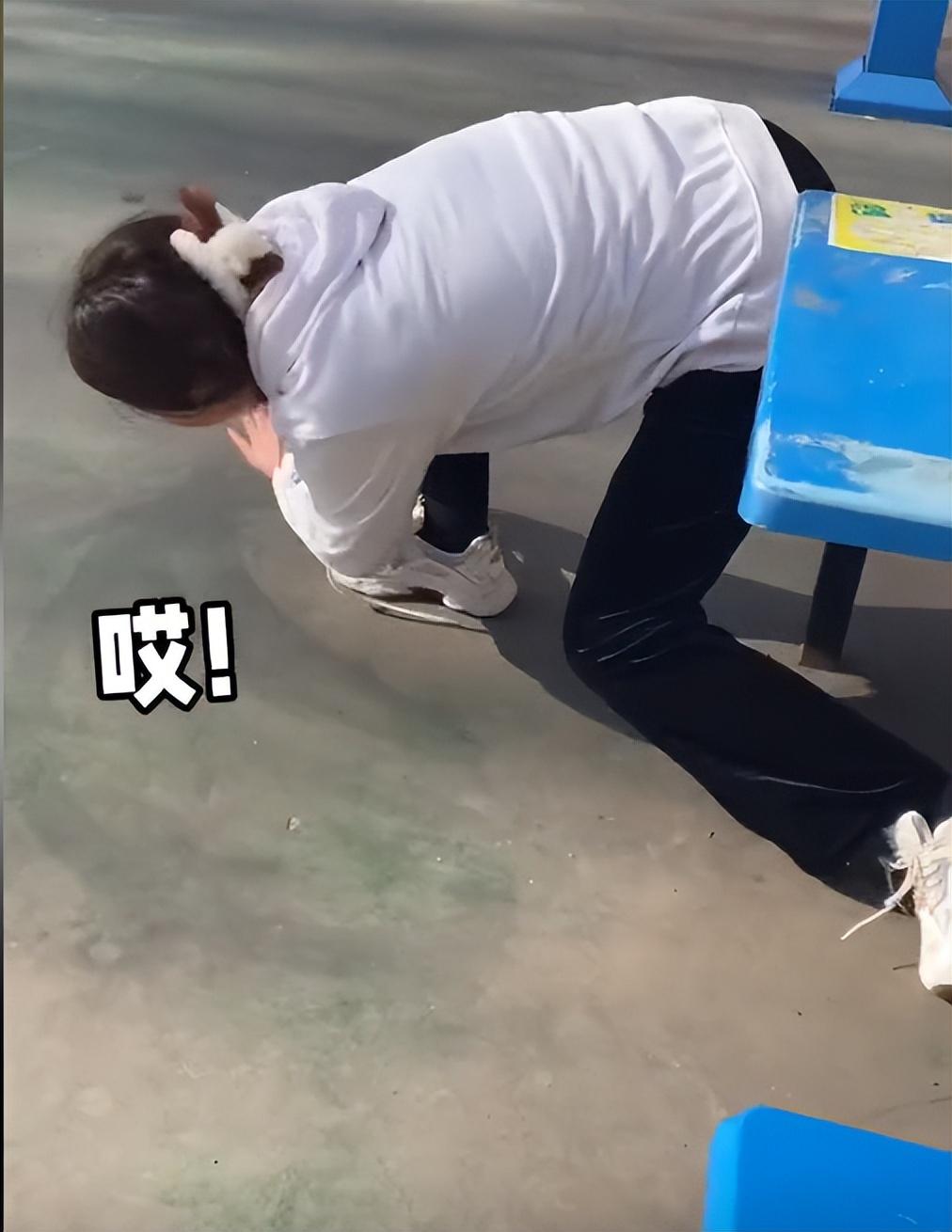 回顾网红七颗猩猩:上大学拍短视频月入70万,23岁给爸爸买保时捷