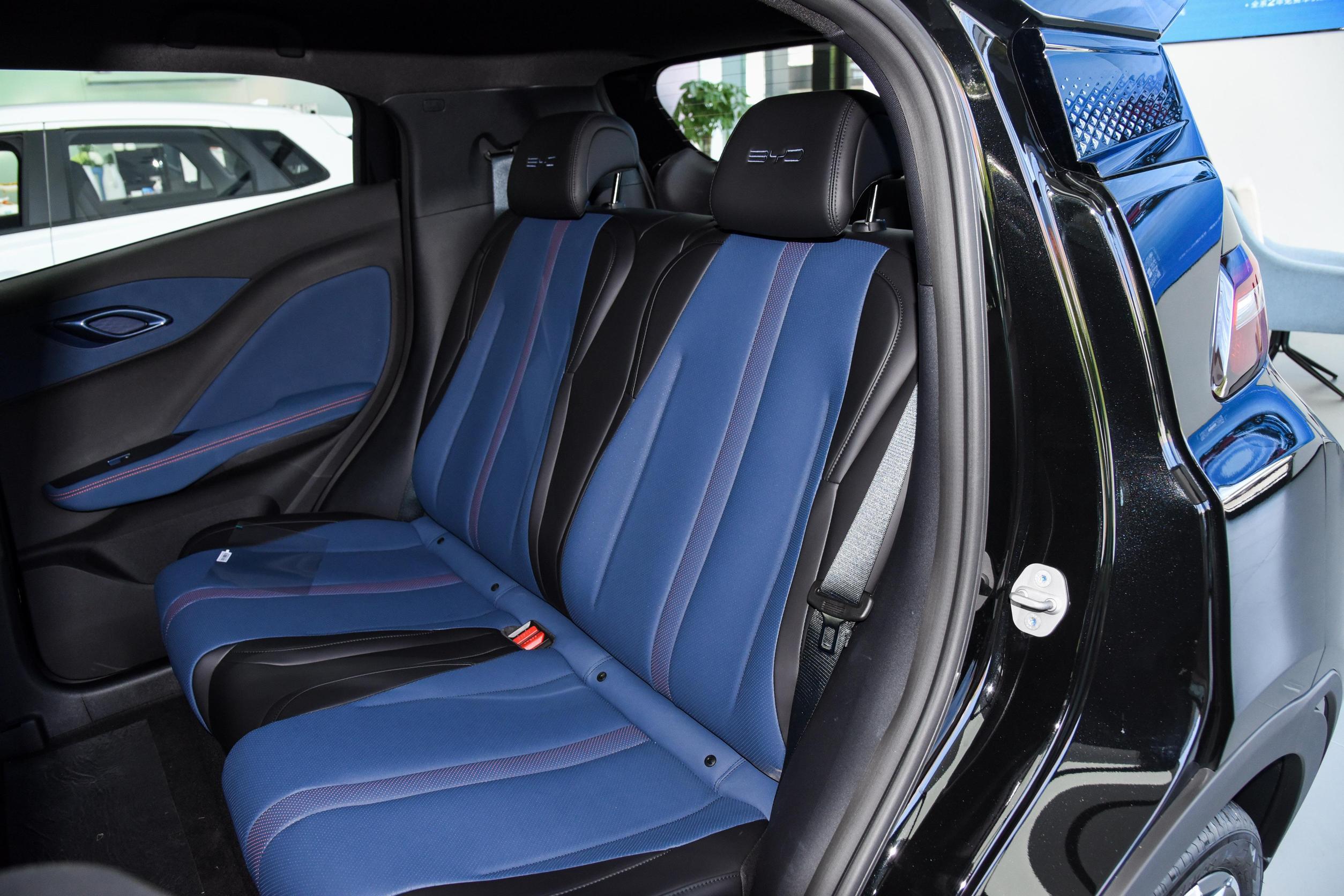 丰富消费者的选择,比亚迪海鸥新增暖阳白外观及深海蓝内饰配色