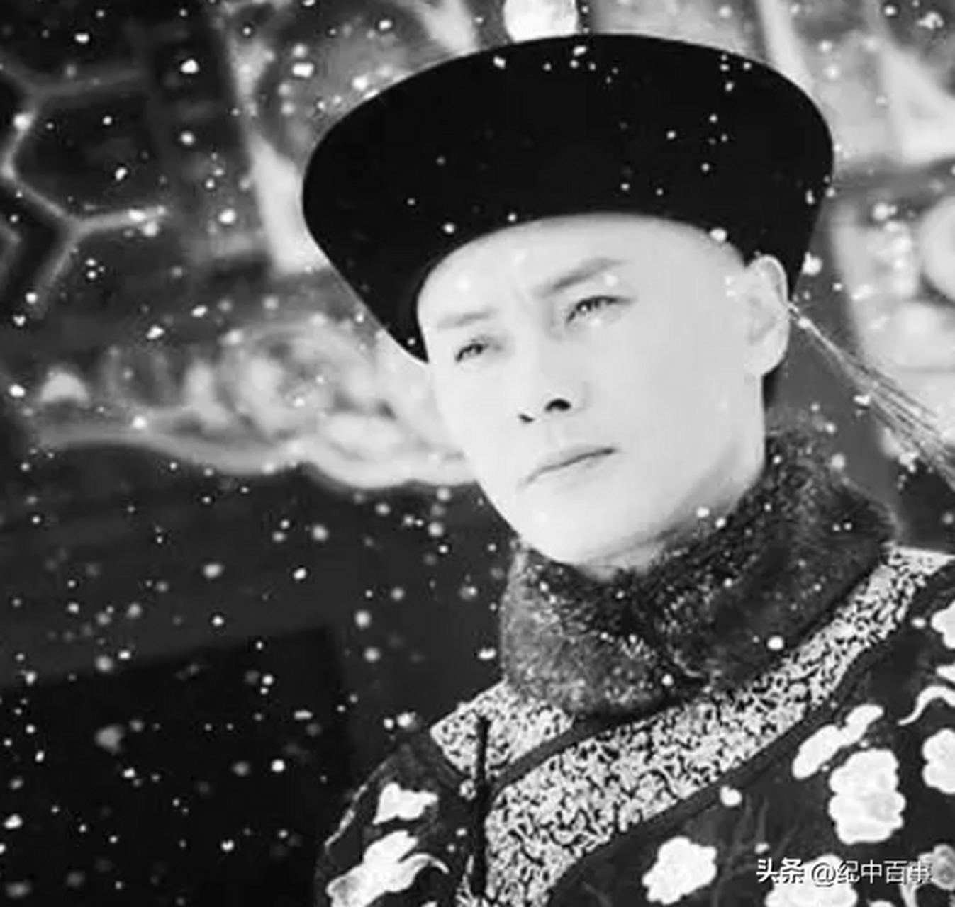 "然而,当听到安德海被扒掉裤子,当街展示后,慈禧又突然大笑:"机灵鬼