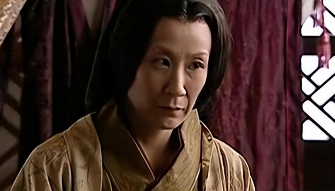 回顾苏小明因军港之夜走红巅峰时远走他国她后悔吗