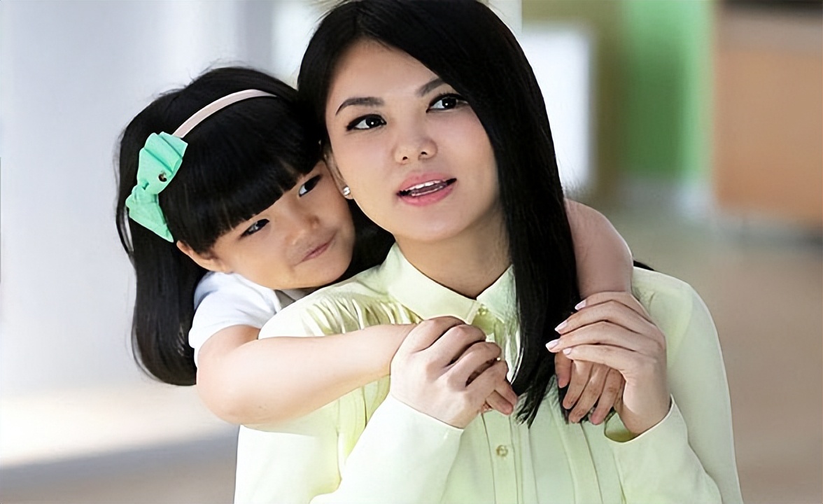 19年恶评不断,李湘却挤走谢娜,她到底凭什么?