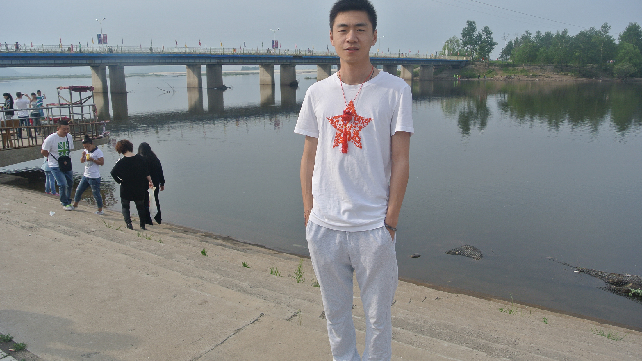 30岁瘦小伙,每天坚持50个俯卧撑,半年后他的身体发生了什么变化