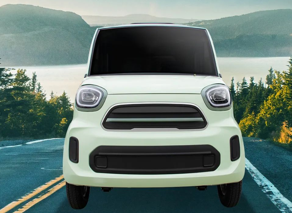 金迪最新四轮电动车,独特仿生学外观,双拼色车身,两种驾驶模式