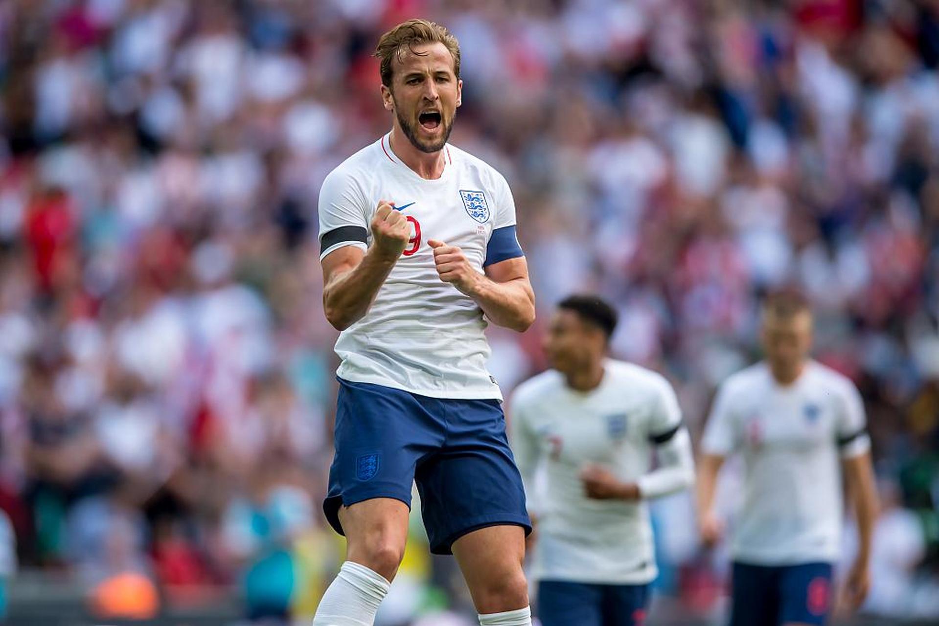 2亿镑,但拜仁出1亿镑可以上桌谈谈  热刺前锋哈里·凯恩的未来将在本