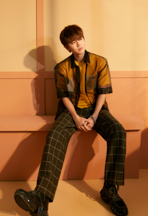 夏日来袭,任嘉伦少年感爆棚,好一个"丰神俊秀"的男子