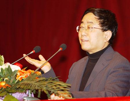 《文化苦旅》到底哪好?白先勇夸唤醒了散文灵魂,金庸:堪比鲁迅