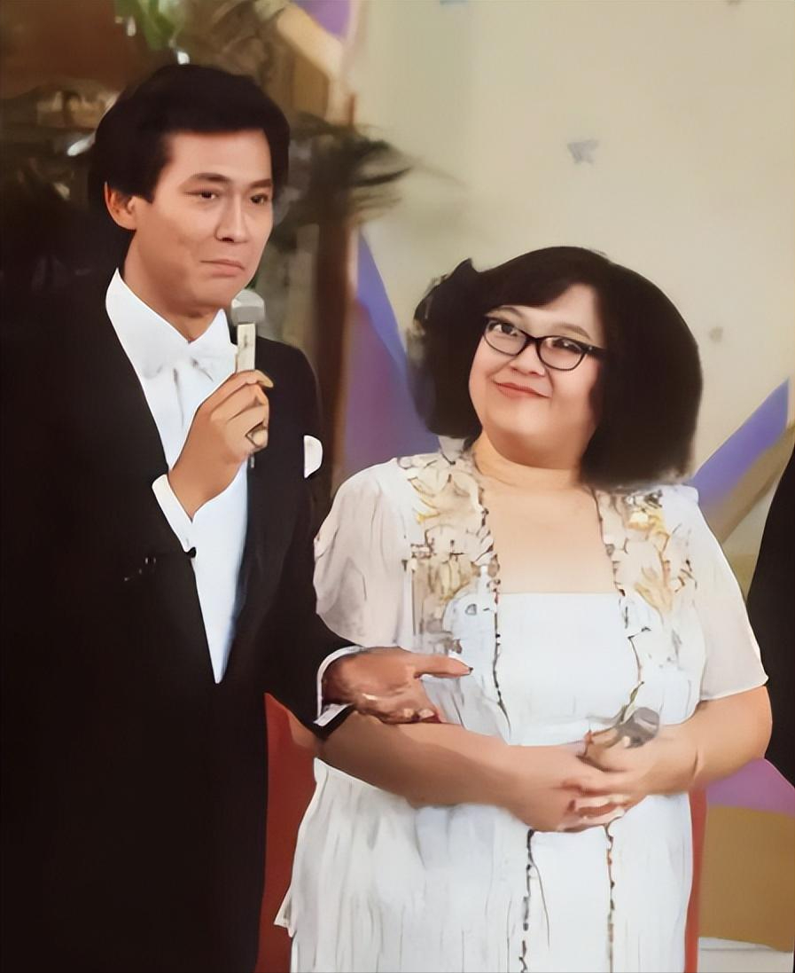 私密照被曝,单身终老,放弃爱情,这5位女星看男人的眼光有多差