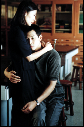 和三星前太子妃热恋,跟金敏喜公开撒糖,韩国男神李政宰魅力四射