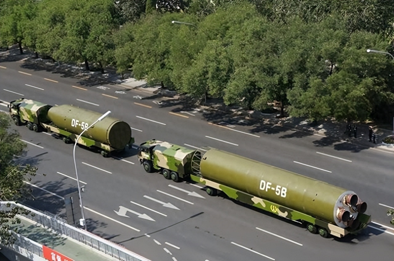 东风5b洲际导弹的出现,意味着我国在军事领域方面实现了重大突破,因为