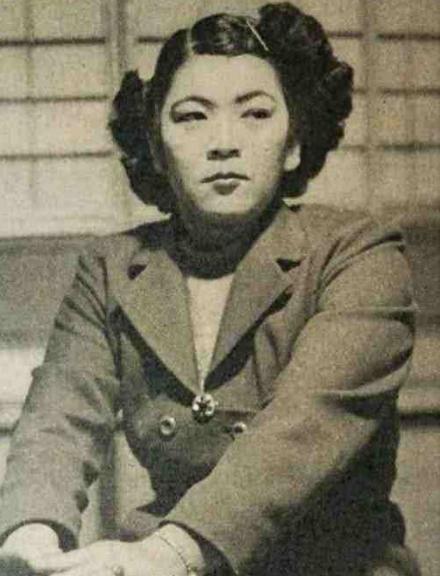 日本姑娘比嘉和子:与31名男子在孤岛生活了六年,暴露出人性