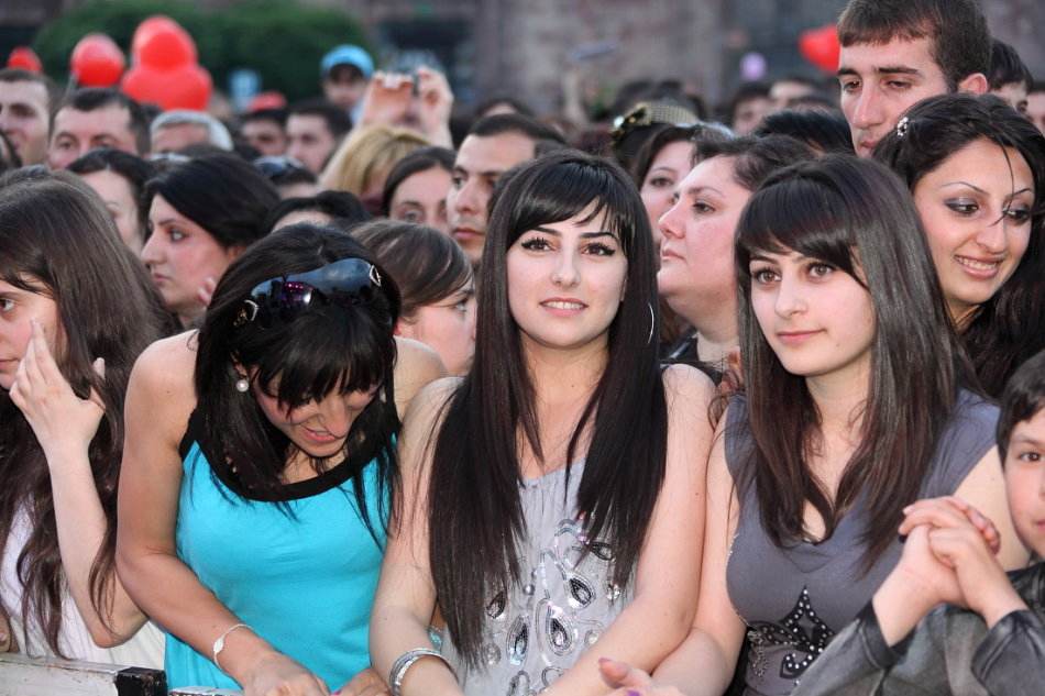 亚美尼亚人被疯狂屠杀的背后,大量女人被奸辱,活人被当成试验品