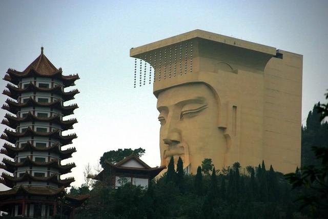 重庆一景区,鬼王石刻镇压,曾获世界纪录,仿造阴间建筑引人注目