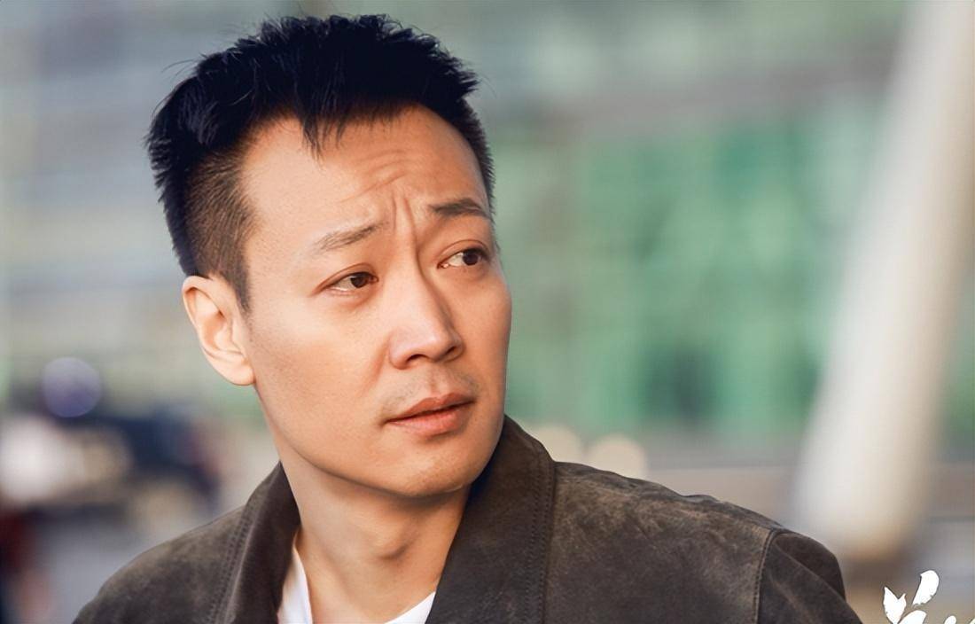 《人世间》后爆红的他,与妻子结婚三十年无绯闻,配得上德艺双馨