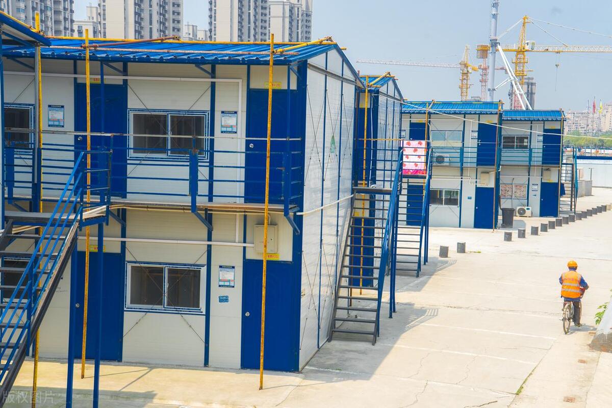 " 21岁空姐遭滴滴司机性侵