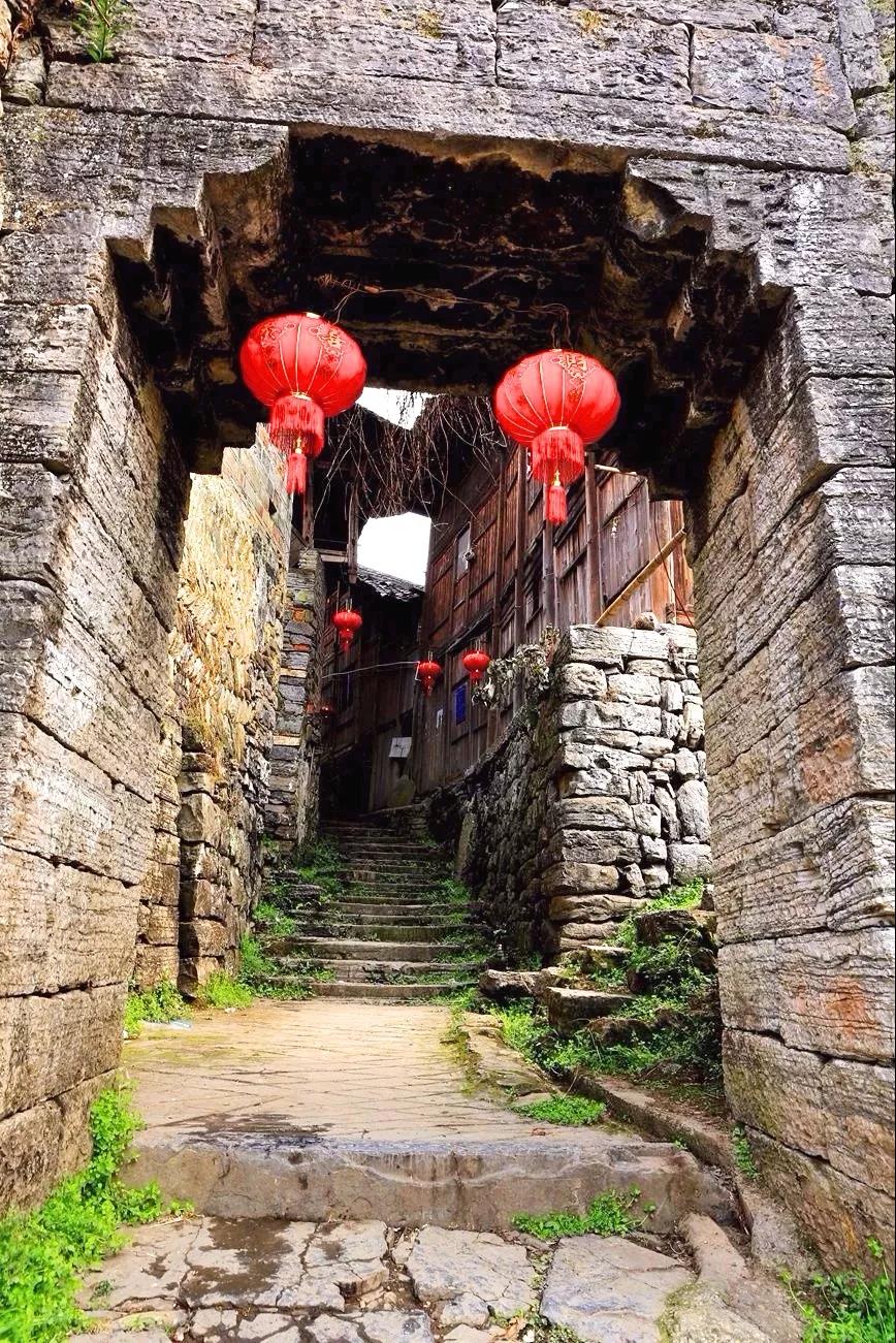 贵州寨英古镇:古朴安宁的滚龙艺术之乡