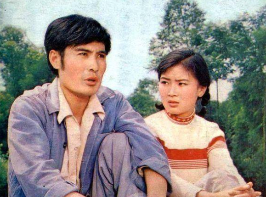 两人结婚后担任起照顾公婆的责任,而王为念的心中结婚没有多久,放着