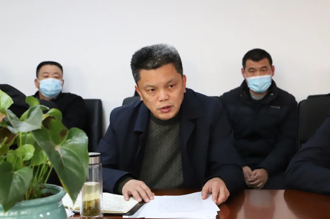 会上,宣读了《正阳县教育局关于加强高中教研员工作管理办法》和