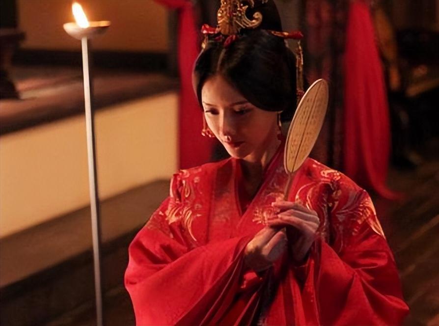 回顾曹操为何喜好寡妇?许多人不明白,看后不得不感叹曹操的智慧