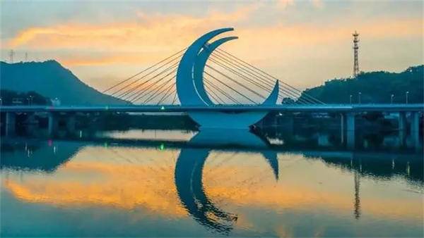 玉环市位于浙江省东南沿海,是台州市代管县级市.