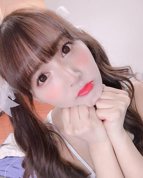 可爱治愈风的童颜av女神樱萌子