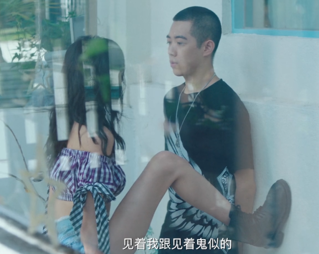 穿越火线:苏佳意"腿咚"王凯,镜头扫到腿后,终于信他的眼光了