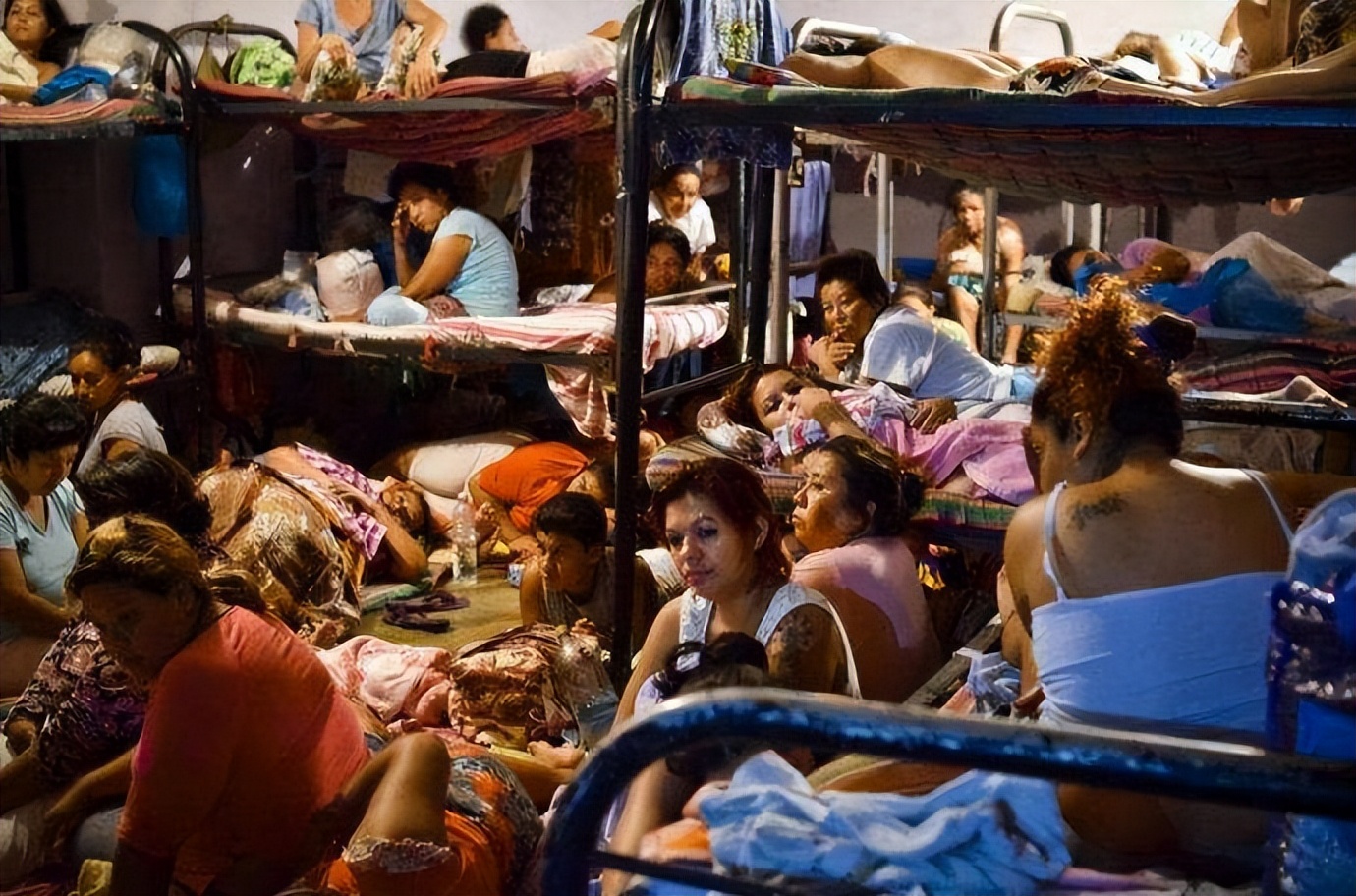 印度女囚悲惨命运,犯了被塞入男性监狱,每个夜晚都是噩梦