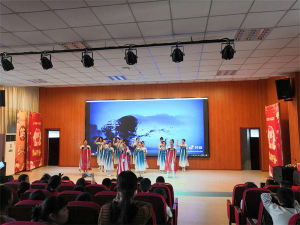 盱眙县实验小学举办青少年文艺演出活动