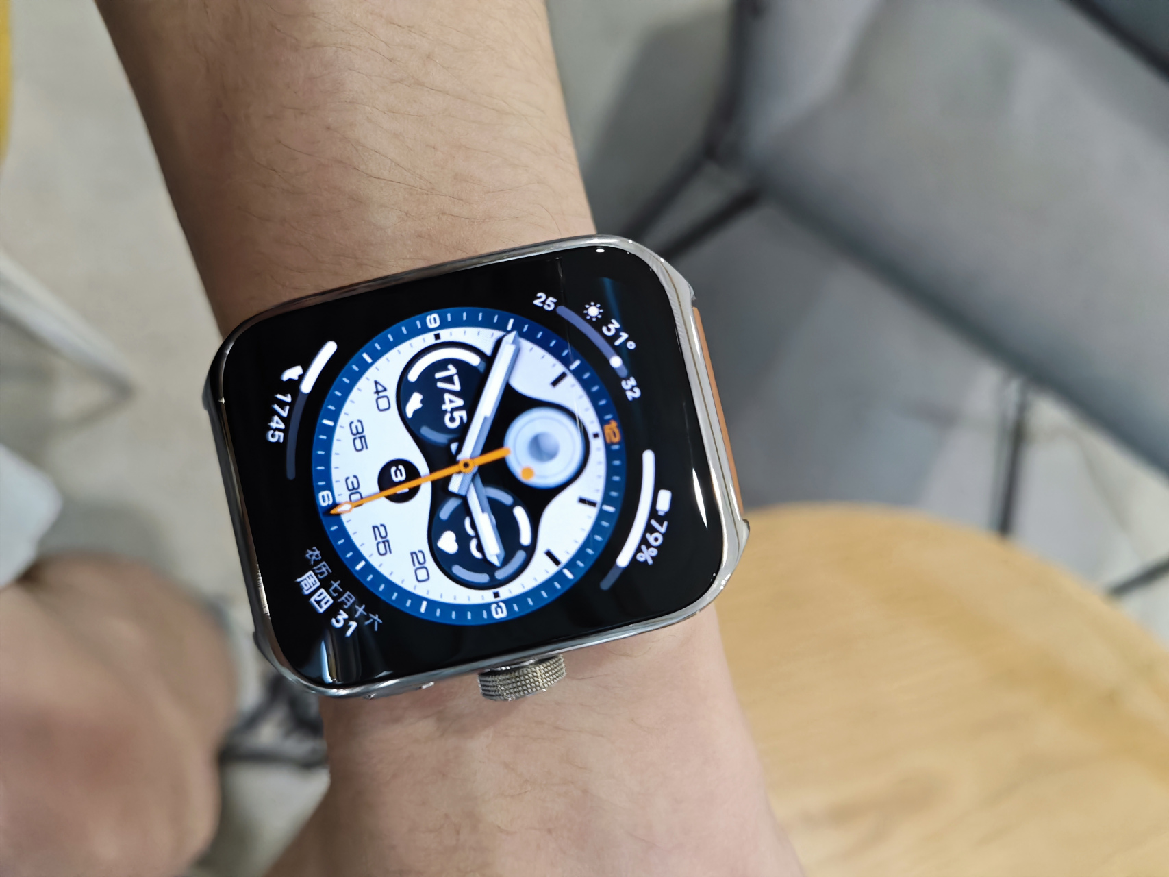 玩了两天朋友的oppo watch 4 pro,讲几点让我印象深刻的感受.