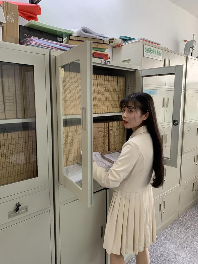 长得好看又能干:屈原村里,有个姑娘叫"小芳",是95后