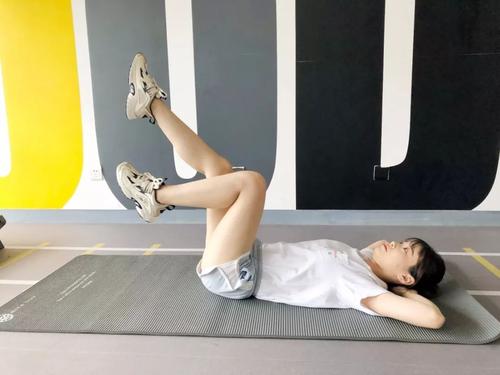 床上空中蹬腿的好处是什么?