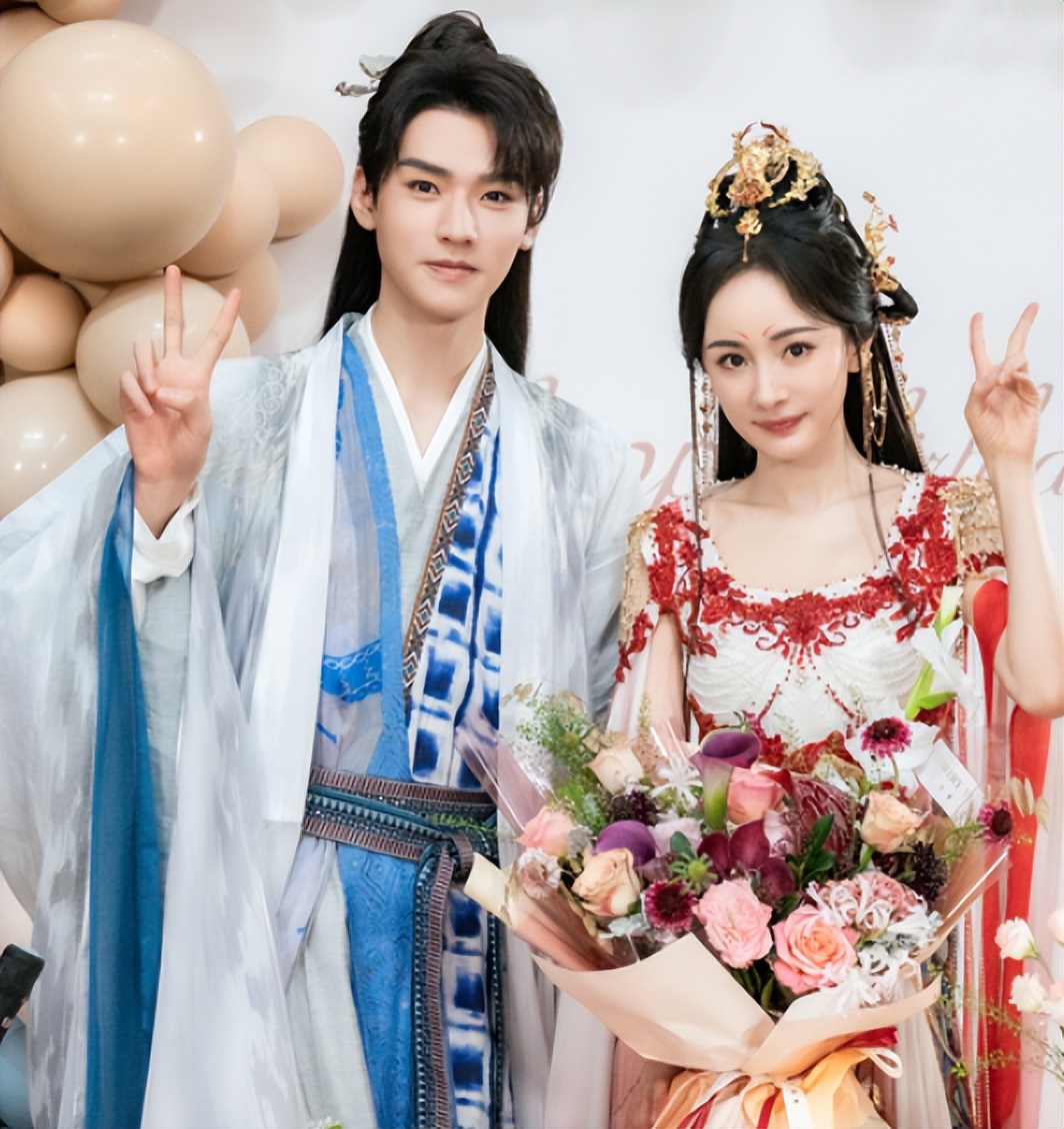 杨幂龚俊新剧延播,xr技术失误需要补拍,两人被骂演技差连累剧组