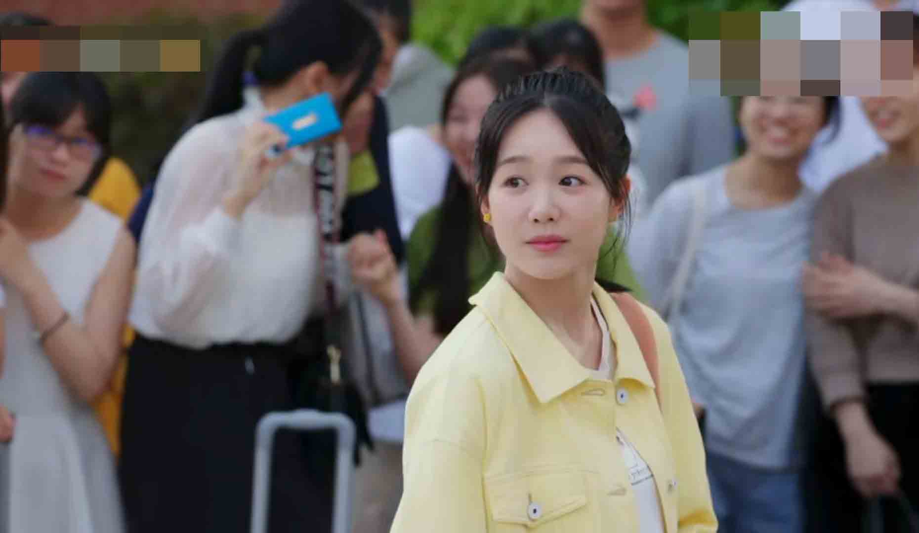 《暗格里的秘密》开播,小彩虹的颜值怎么一下子被削减了?