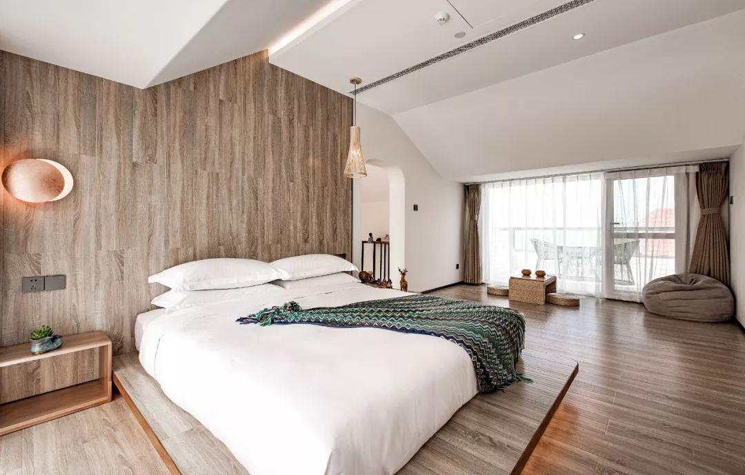 第一天:>蓬莱阁>八仙过海景区>三仙山>入住(隐居蓬莱酒店或者蓬莱小院