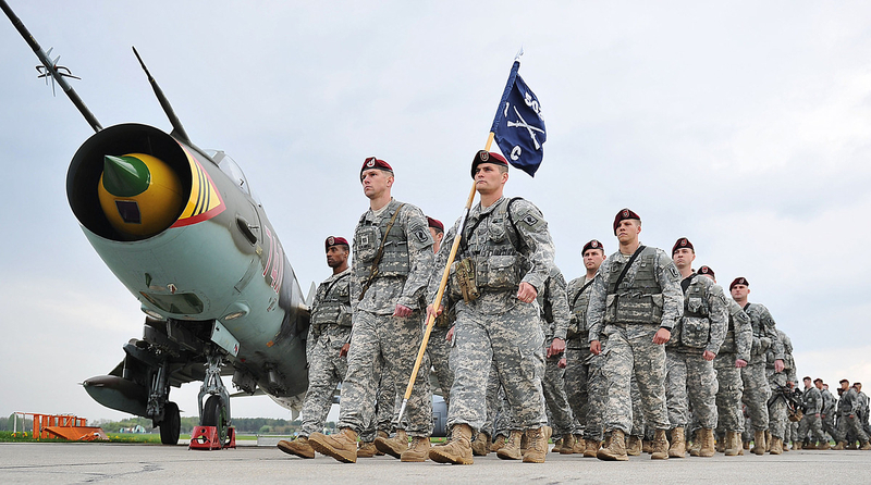 巴赫穆特即将失守,美军2个旅抵达边境欲参战?把拜登想简单了