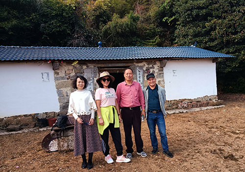 谢望南邀请谢文淦爱心团前往崇义丰州乡采风