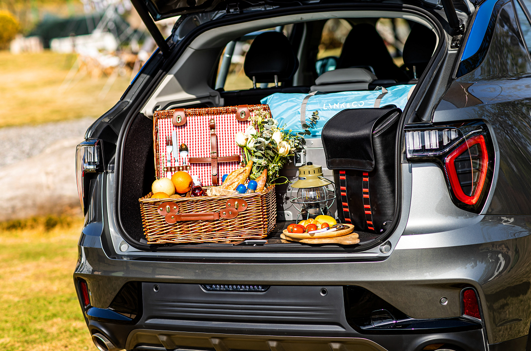 全新领克01超大后备箱装满说走就走的自由