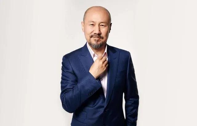 性情豁达的腾格尔中年丧子,从粗犷大叔到可爱网红,他经历了什么