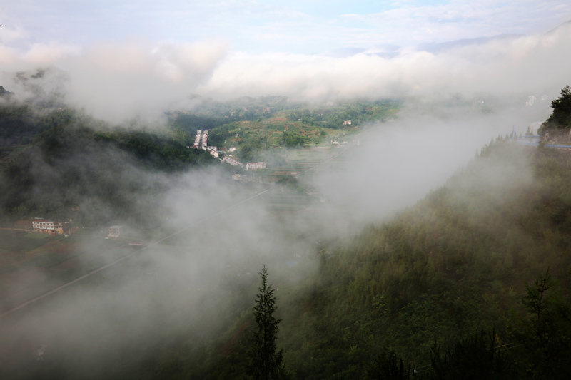 重慶巫山官渡云雨如仙境