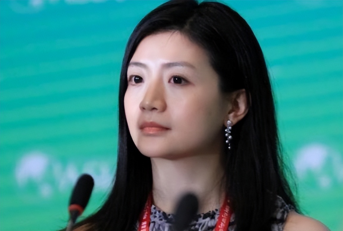 香港女富豪纪凯婷,30岁身家达几百亿,却爱上农村出身"穷小子"