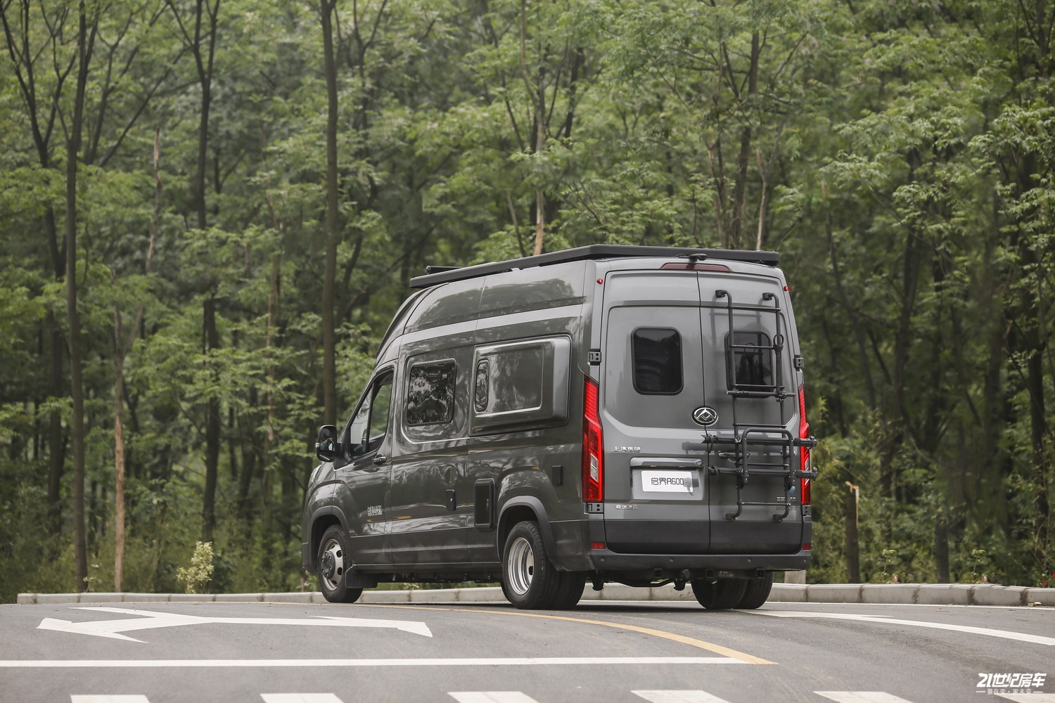 唤醒城市?合资品牌瑞弗房车发布新车了,这款运动小钢炮最惊艳