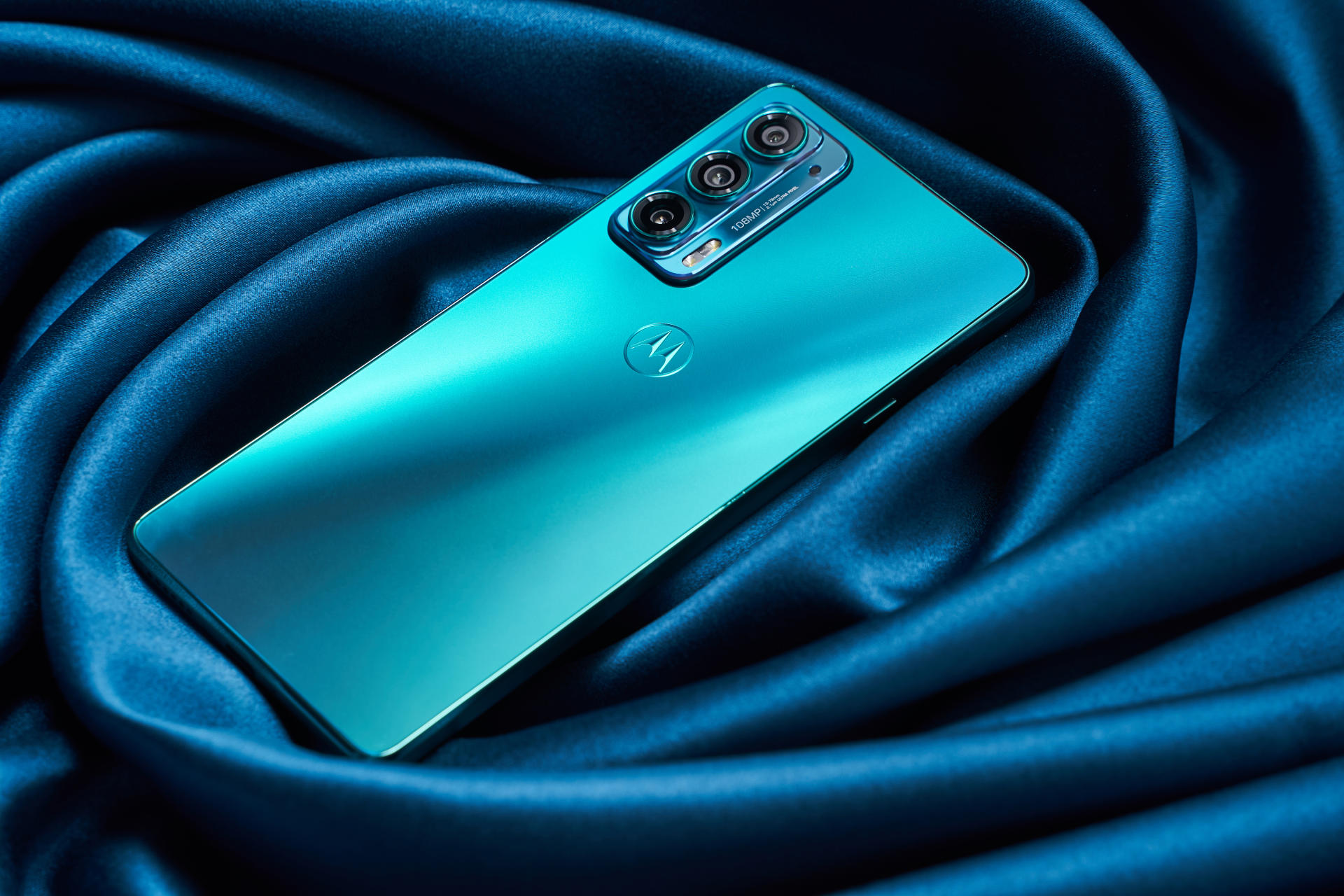 摩托罗拉edge轻奢版测评:轻薄级旗舰机