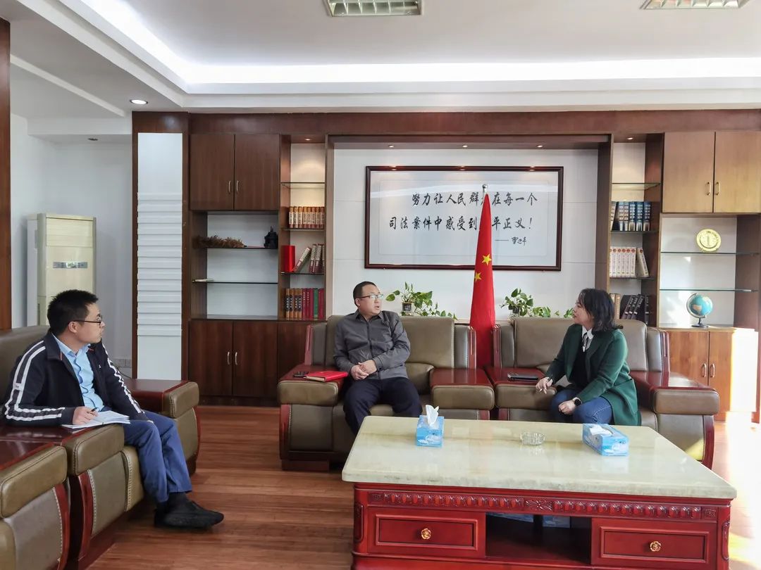 县委常委,组织部长梅新华到崇义法院调研队伍建设工作