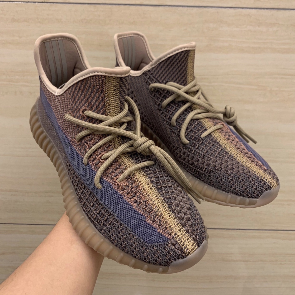 yeezy350 fade蓝棕 绝对不是倒闭款的
