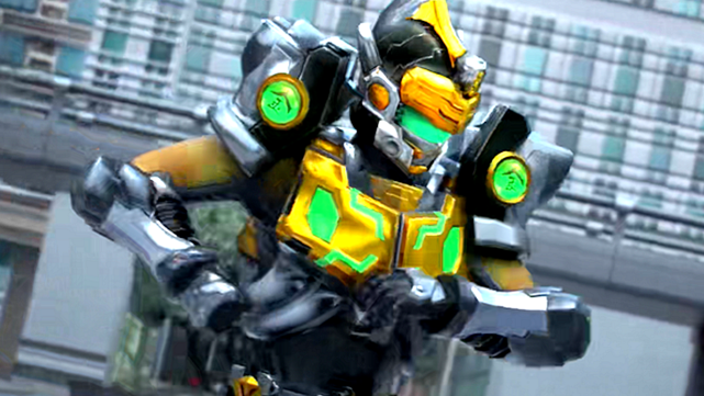 飞影铠甲有7位召唤人,其中最强的不是小飞,乔奢费也只能排第二