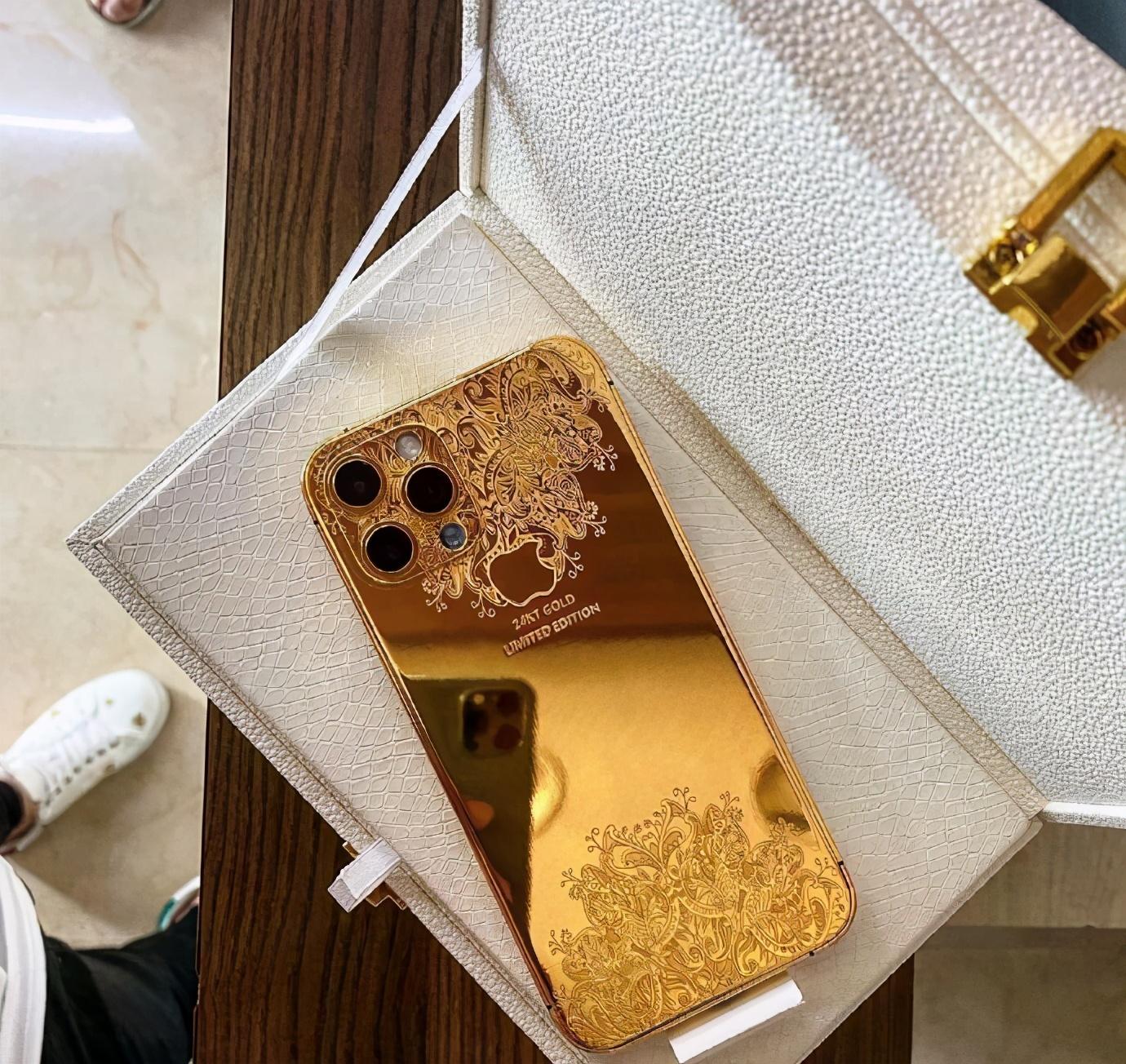 价值16万的iphone12现世:24k纯金打造