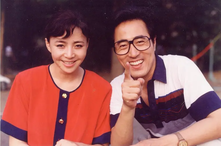 重温《我爱我家》,原来孟昭阳对贾小凡的痴情,也不过是见色起意