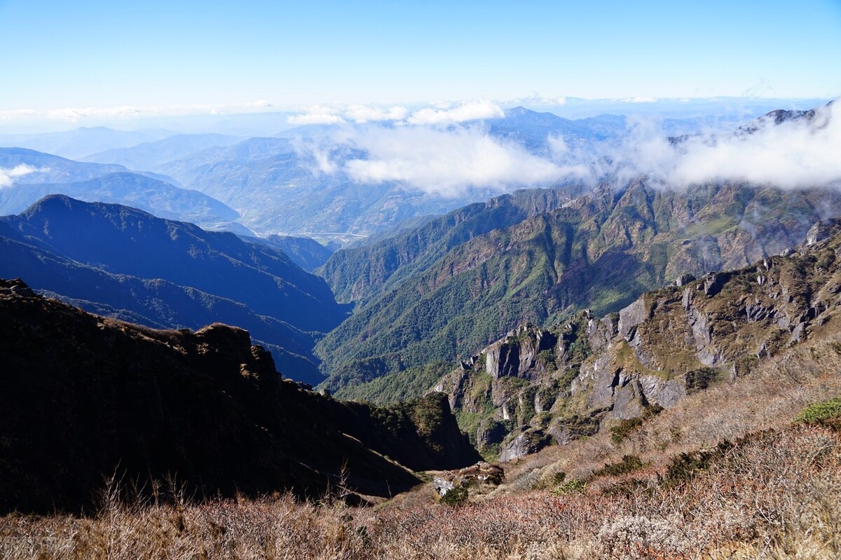 云南省大理白族自治州的苍山地质公园,初冬的季节在这里悄然展开
