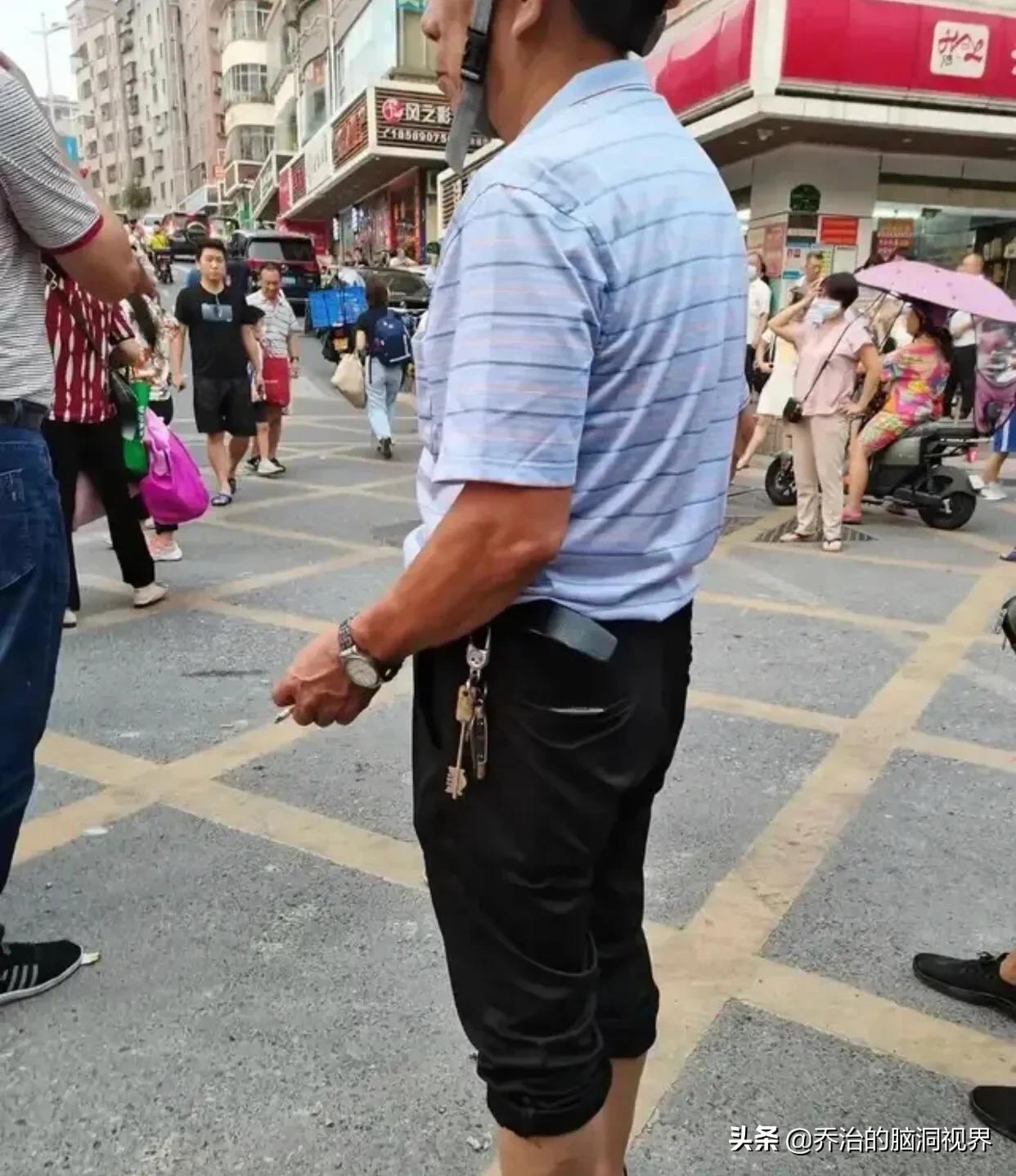 广东土豪有多低调?阿伯这一身装备你一辈子都买不起,哈哈哈