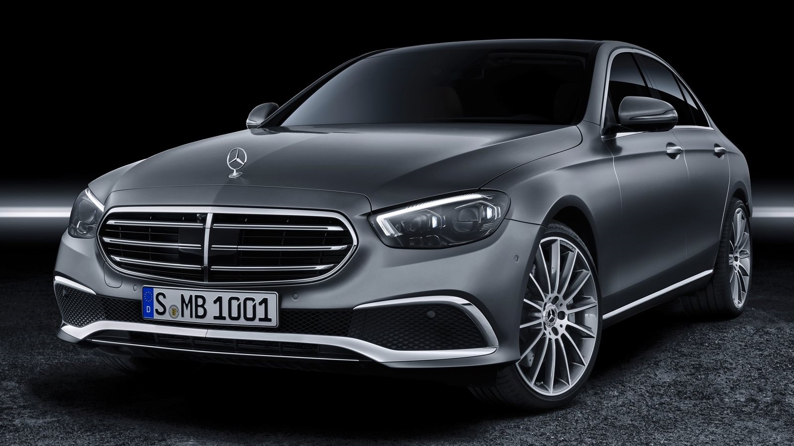 奔驰才是双标党?老司机:商务选立标,运动选大标