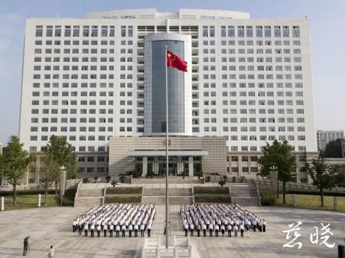 迎国庆,慈溪全市各地举行升旗仪式,祝愿祖国繁荣昌盛!